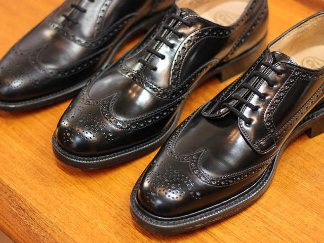 白鳥のクリスタルリング CHEANEY チーニー ブラインドブローグ