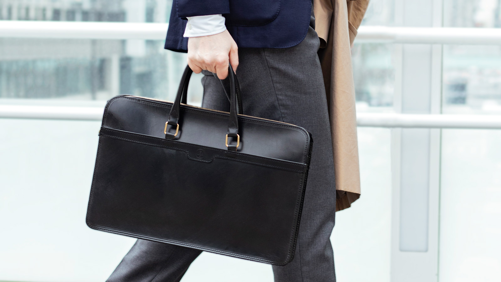 ビジネススタイルに気品を添えるグレンロイヤルのブリーフケース｜革鞄